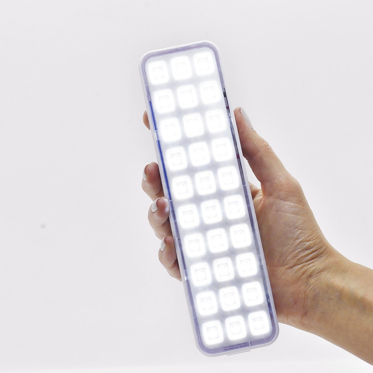 Luz De Emergencia 30 Leds Bateria Recargable - Imagen 4